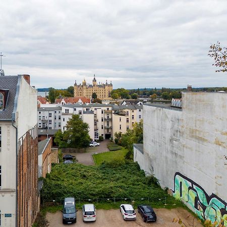 Schlosskoenig - Modernes & Zentrales Apartment Mit Balkon Und Arbeitsplatz Шверін Екстер'єр фото