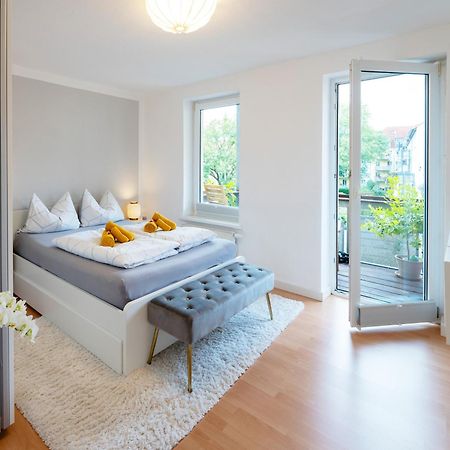 Schlosskoenig - Modernes & Zentrales Apartment Mit Balkon Und Arbeitsplatz Шверін Екстер'єр фото