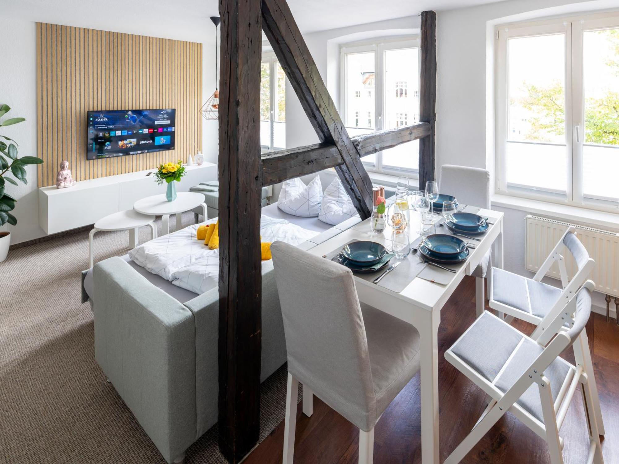 Schlosskoenig - Modernes & Zentrales Apartment Mit Balkon Und Arbeitsplatz Шверін Екстер'єр фото