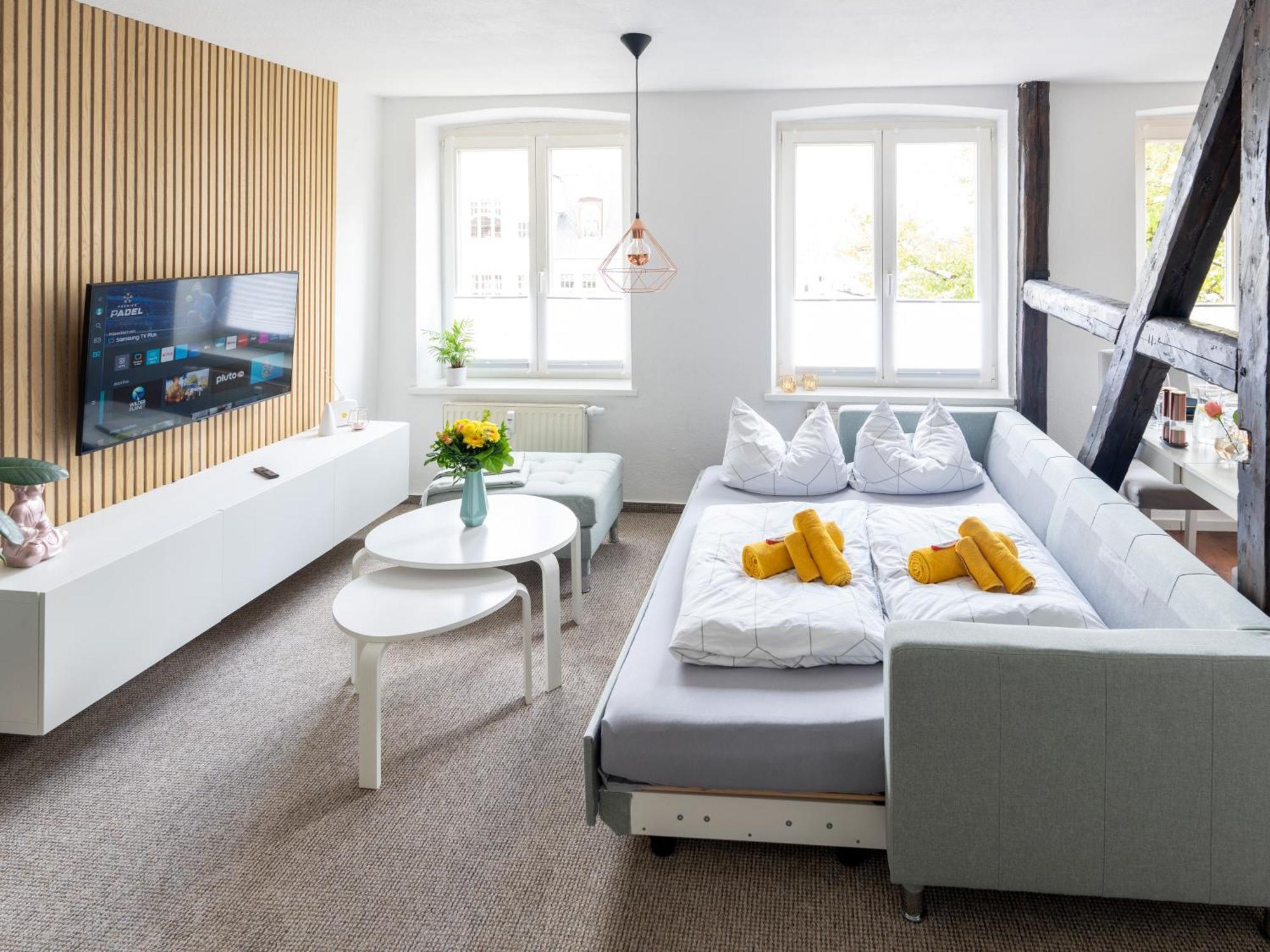 Schlosskoenig - Modernes & Zentrales Apartment Mit Balkon Und Arbeitsplatz Шверін Екстер'єр фото