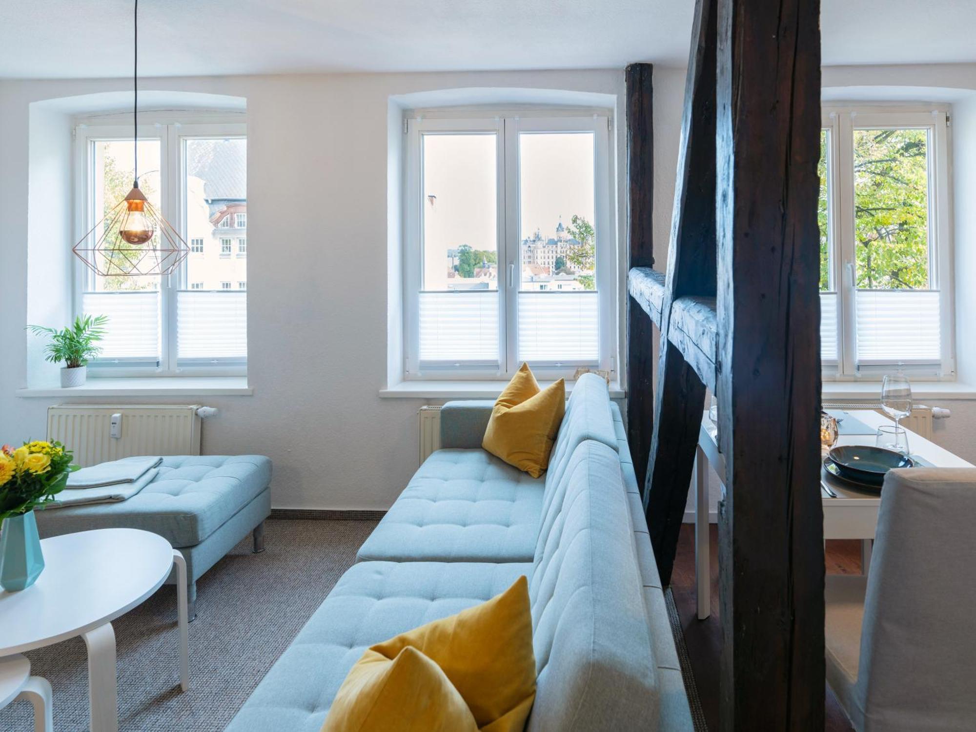 Schlosskoenig - Modernes & Zentrales Apartment Mit Balkon Und Arbeitsplatz Шверін Екстер'єр фото